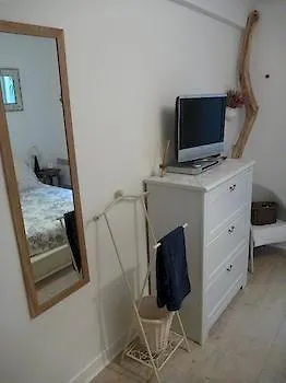 Апартаменты 6 Bedrooms Seaview House, Old Town