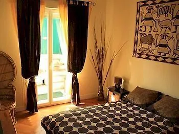 Апартаменты 6 Bedrooms Seaview House, Old Town Ницца