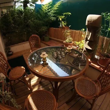 Апартаменты 6 Bedrooms Seaview House, Old Town Ницца