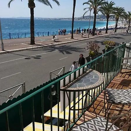 Апартаменты 6 Bedrooms Seaview House, Old Town Ницца