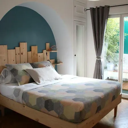 6 Bedrooms Seaview House, Old Town * Ницца