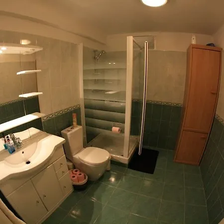 Apartment 6 Bedrooms Seaview House, Old Town Nice